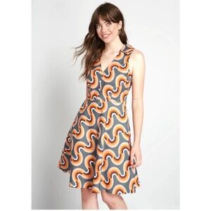 Modcloth Retro‎ Swirl Dress in Orange and Gray. Size  8